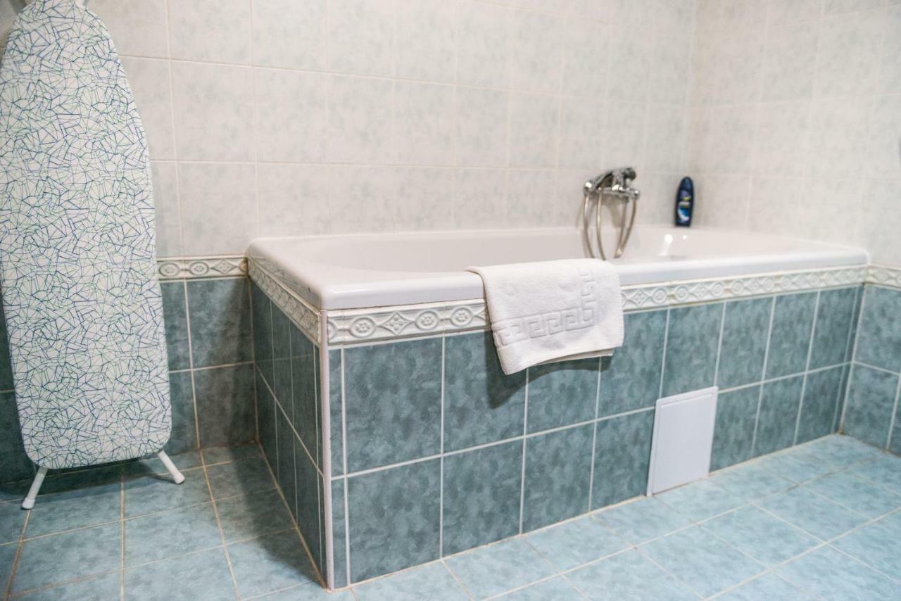 Spacious And Quiet Attic Flat In Centre Prague Ngoại thất bức ảnh