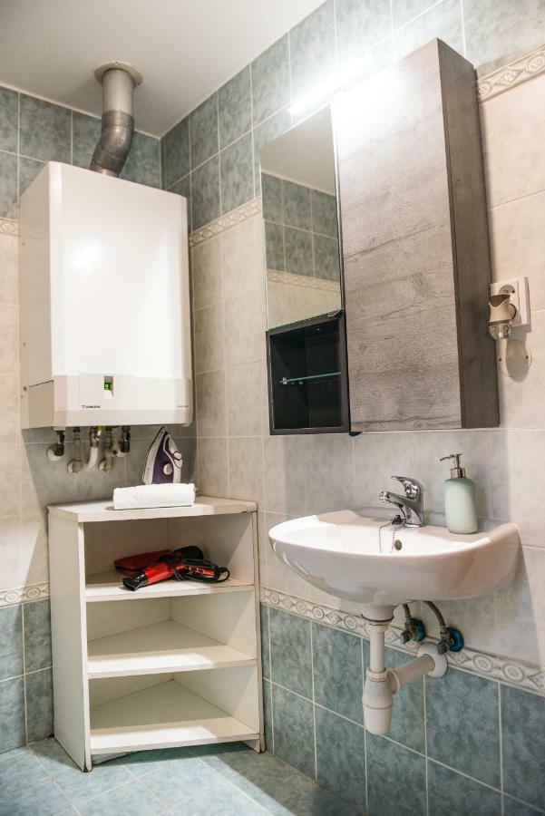 Spacious And Quiet Attic Flat In Centre Prague Ngoại thất bức ảnh