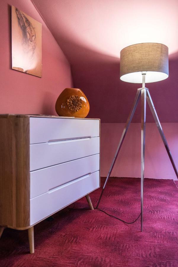 Spacious And Quiet Attic Flat In Centre Prague Ngoại thất bức ảnh